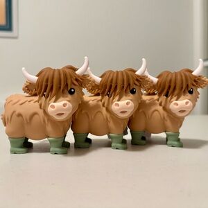 Bath & Body Works Highland Cow Pocketbac Sanitizer Holders